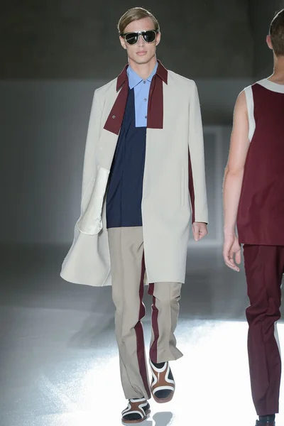 Look 13